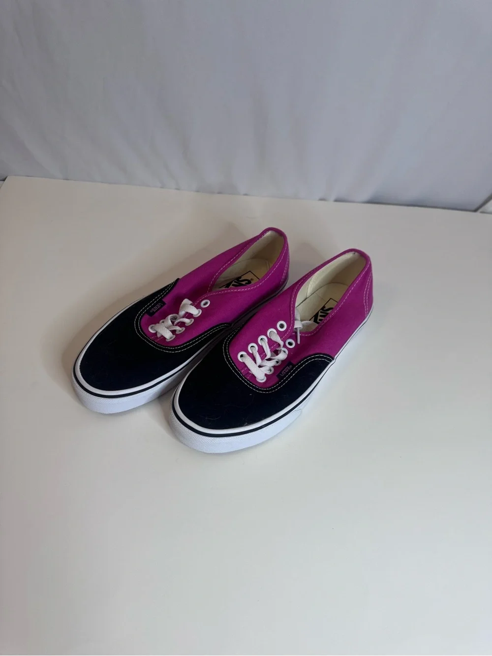 Pink & Black Vans Authentic Pop Raspberry Rose sneakers Womens 9